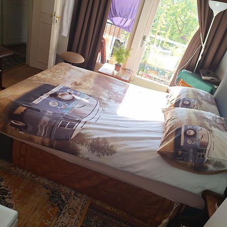 Homey Budget Bedroom Amsterdam Zewnętrze zdjęcie