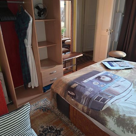 Homey Budget Bedroom Amsterdam Zewnętrze zdjęcie