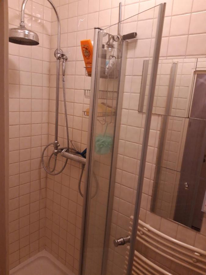 Homey Budget Bedroom Amsterdam Zewnętrze zdjęcie
