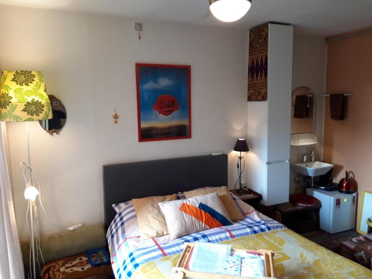 Homey Budget Bedroom Amsterdam Zewnętrze zdjęcie